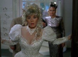 Только пересмотрела 'Ширли-мырли'. А ей на момент съемок 53 года было!!!