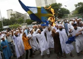 Эх...а вот и новые ШВЕДСКИЕ "карсончики".. хм...в белом.
Ох оторвутся они на шведочках....