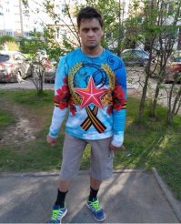 У мужчины ДЦП. Смешного нет