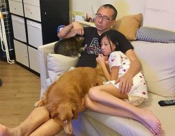 Кот на первой фотке такой большой, а за 10 лет оказался самым мелким.
