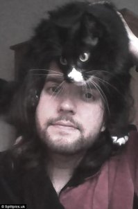 Та пипец! 
Ты еще блин песню сюда приклей исчо про
 "мама подарила мне вязаный жилет" 
:)
Кто мыслит - тот поймет