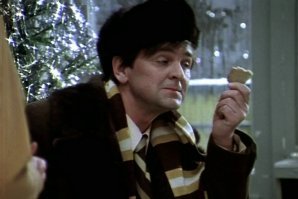 Люблю этого интеллигентного  актера.  Шикарный  был талант - от босяка - 
до успешного  руководителя  
Копия мой папа -
спи с миром.

"Иполит" - папаню секретутки между собой называли.

Зато прожил жизнь и никого не напряг даже в смерти !

Он такой был у меня. 

Просто захотелось поделиться. 
Не нужны мне плюсики.