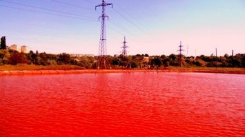 У автора напряг с фотками, а "Марса" там хватает и даже марсианской водички) Хз, как там местные выживают