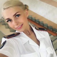 25 на этот раз почти одетых девушек, которым идёт форма (25 фото)