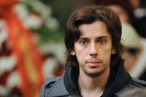 Ему....завидовать?)))))