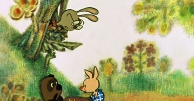 Любопытный мишка захотел поближе познакомиться с девушкой из Канады