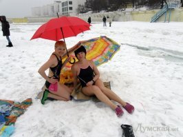 Не унывай, все на пляж, первый день лета как-никак.