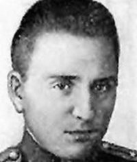 Автор, фото не соответствует тексту: "Михаил Николаевич Виноградов (1924 1944)   старший сержант".
По погонам на фото младший лейтенант.