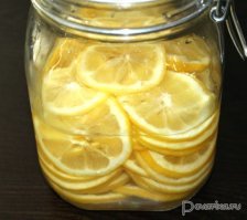 Лимон с сахаром, сироп!!! с утра самое то!