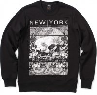 Последний показ Gucci: гробы, дикий вой и пламя