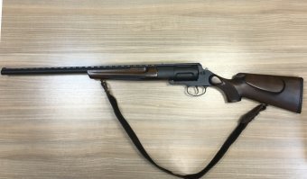 Вот ещё интересный револьвер МЦ-255. Именно револьвер, как ни крути. Я вертел в руках 20-й калибр, но бывают и другие.