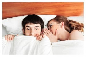 Слева на фотке пид*р, с которым подружка делится секретами. такому можно говорить все