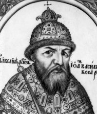 Интересно, откуда ТС и Васнецов уверены, что иван IV выглядел именно так? Хотя похоже, что Васнецов рисовал с приведенного ниже портрета, имеющего с реконструкцией Герасимова мало общего