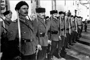 Что то меня аж покоробило от фразы "Казачество - добровольные помощники полиции" Unsere Freunde der Polizei , я против насаждения гомосексуализма. 
 Но от этой фразы сразу всплывают фотографии времен ВОВ