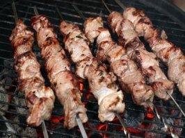 смертельная схватка челововека и свиньи: