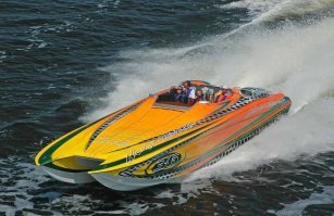 я про то и говорю, что если на него нагрузить целый арсенал, то скорость упадет прилично. Говорилось про совокупность характеристик. А так то есть катера побыстрей норвежского