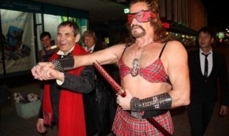 10 сумасшедших хобби звезд, в которые даже не верится