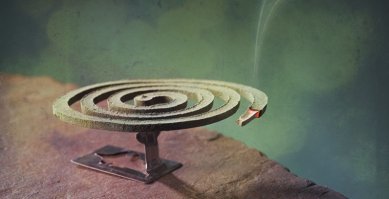 Чёта ценники какие-то не демократичные.
Я на веранде использую спиральки противомоскитные. Поджёг, затушил и она дымит себе окуривая пространство и разгоняя кровопийц, а стоит просто копейки по сравнению с приборами.