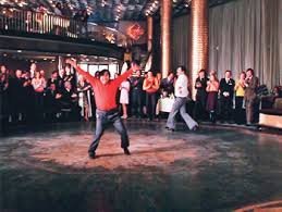 "-В красной рубашке профессор Хачикян."