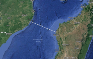 Расстояние от Африки до Мадагаскара 1733 км.
Нет ну это уже ни в какие ворота.