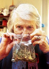 Старость - не радость? Они бы поспорили!