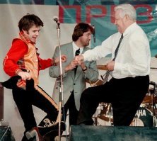 А ещё был певец такой - Осин. Так тот от Ельцына заразился. Алкоголизмом.