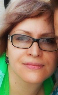 НЕ РЕКЛАМА!!! Хочу ПОКАЗАТЬ вам человека, который сочинил музыку для первой песни "Белые розы" советской группы "Ласковый май". 
Это Иванова Лилия Викторовна, ныне директор детской школы искусств  8 города Оренбурга. Имея высшее музыкальное образование прекрасно работает и администратором сейчас. На самом деле этот человек работает в самом лучшем понимании этого слова над каждым ребёнком. С её слов все детки талантливые. Приходят и с депрессиями, и хулиганистые, и ленивые, но она принимает всех и пытается найти подход к каждому, повторюсь К КАЖДОМУ ОТДЕЛЬНО. На мой взгляд - спасает деток и, не побоюсь этого слова, всё поколение от безделья.
Детки разные, так она организовала разные кружки, теперь кроме музыки там ещё и рукоделие, художественная мастерская, кружки для мальчиков, делают поделки, шьют, проводят выставки. 
По музыкальной части тоже проводят мероприятия, занимают первые(!) места.
Ну и это просто ХОРОШИЙ(!) ЧЕЛОВЕЧИЩЕ!!!
Помню сидел у неё с дочерью в кабинете, врывается маленькая девочка и говорит:
- Лилия Викторовна, у Вас есть что-нибудь поесть?
Со стороны смешно, но она накормила ребёнка.

С Разиным были разногласия, поэтому общение прекратила.
P.S. Когда то играл в группе "Контингент" (Оренбург), она немного мне помогала уроками.