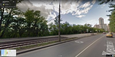 Приехали. В Москве тоже на шпалах трамвайные пути есть, на Живописной улице всегда такие были. Вот фото с гугла 2015 года. Что уже заменили? Ездит там кто нибудь? Расскажите.