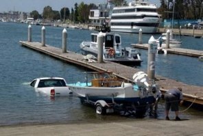 Вот это да, как стоит мощно! Настоящие мэтры парковочного дела