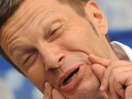 ... чем то напоминает СССР :) Голова давно отрублена и страны такой нет, но ....