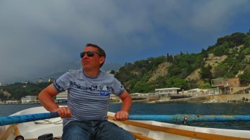 На Фишках год , почти всегда ...когда не гребу и не изображаю мужика с веслом.