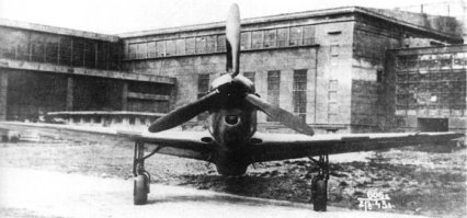 Вот Як-1М. Он не такой - присмотритесь. Это все таки 1Б