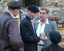 Про парашу, что ты нацарапал, я не буду:
Я, про другое, про Давида Марковича: