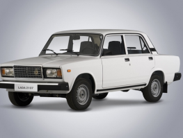 Родственник притащил дружбу с собой в Германию, до сих пор валяется в подвале !
Другой знакомый  с перепуга жигуль свой в контейнере забрал с собой, наверное думал, что опять на очереди 15 лет стоять будет!
Ну я дорогой пуховик купленный в Караганде при -38 забрал с собой ,ну он пригодился мне так как была подушка из него сделана!