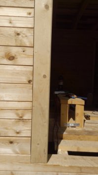 Ну если сам станок собирал - это заслуживает внимания! Особенно процесс калибровки. Было бы интересно посмотреть. 
На счет своей стройки... Фотки есть и их много. Если делать пост, то он получится очень длинным, а если галопом по европам, то малоинформативным. Но может сподоблюсь как-нибудь. :)