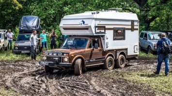 КГ / АМ
Аффтар ! убей себя   разбегу.

Дохрена чего  нет. 
Как  концепты - так выложил, хотя  в половине и движков  то отродясь  не было. А Ниву  описал  ... 
Нива  СЕРИЙНО  выпускаласть  более чем в  20 вариантах Около  200 модификаций.
У  ВАЗ 2121  и  ВАЗ 21214М  Общих  запчастей  НЕТ. 
 Вообще. 
 И  более  того  80 %  комплектующих  взаимозаменяемы только с  доработкой  болгаркой и сваркой, ну и прочим  колхозингом.  
Собственно  у меня  ВАЗ 2121 Карбюраторный с мозгой (  на экологию ) с  датчиками ремей безопасности. Англоязычной  индикацией  и  прочей  хренью которую я уже  запарился выпиливать. Реэкспорт. На  это чудо  даже  электросхем  нет в природе (  а  завод  свою  не даёт - коммерческая тайна ) и  отличия в конструктиве существенные.  Работники АВТОваза разводят  руками мол  все вопросы к руководству.