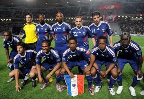 "Истинный Кавказец из них,это Кадыров.Русый,светлокожий,невысокий,коренастый."
Ржал очень долго!!!!!! 
У меня друг есть, по твоему описанию - ну истинный кавказец 
Правда если ты его так обзовешь он тебе лицо уничтожит. 
А истинный европеец наверное это негр или араб орущий алла я в бар? 
Взгляни на настоящих французов в национальных костюмах