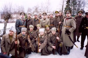 Наша бодрая команда массовки на съёмках эпизодов сериала "Гибель Империи". Локация - Лисий Нос.