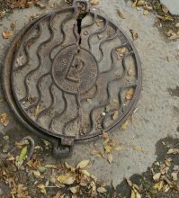 Ну да, особенно фото с Элисты и Краснодарского края - верх искусства! Искусства разрухи и/или вандализма...