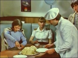 Вспомнился замечательный советский фильм "Берегите женщин"
-Люба, он моет макароны!!!
-Он специалист -ему виднее...
-Люба , он их сушит!!!