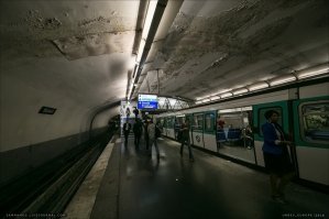 Нужно признать, что Вы правы. Притом, что в центре Парижа есть реально неплохие станции, в общем и целом парижский метрополитен сер, уныл и местами весьма и весьма засран. Их того где довелось побывать, впечатлило метро в Стокгольме. Но Москва, Питер, Киев и по виду, и по самой ауре выше всех на голову. Такого нет нигде. А Париж... что Париж. Имхо вообще далеко не самый лучший город в мире.