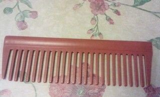 А еще были плсастмассовые (казеиновые) расчески, линейки и другие предметы. Знатно они дымили. Ночью на выпускном сожгли сразу около 50 штук - полмикрорайона в дыму было.