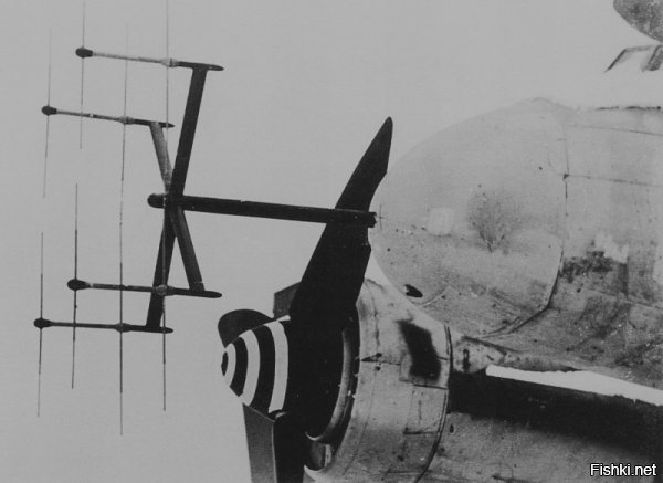 Антенна радара FuG 218  Нептун  немецкого ночного истребителя Юнкерс Ю-88G.