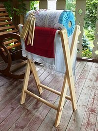 С Кутузовым промашка . Кутуз, кутузик  круглая подушка для плетения кружева коклюшками.