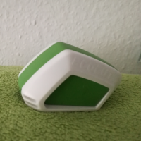 Есть, только с мыльной водой, иначе запороть можно !