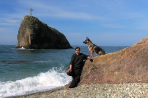 Сколько раз я так же говорил, что больше никогда не заведу себе  собаку. И постоянно заводил новую и душа оттаивала. Просто считаю, что мои псы возвращаются в другом теле.