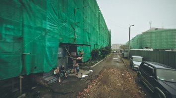 Как житель Владивостока заявляю, что это фотошоп, нет у нас таких слабых туманов))