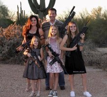 Хммм... девчёнок учили обращаться с оружием - пальцы на спусковых не держат.