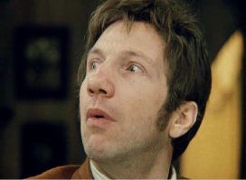 Всегда угараю когда он делает глупое лицо.