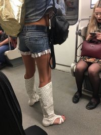 Вот вы ржёте, а мне не смешно. У нас в городе уже четвертое лето этот пздц в топе моды